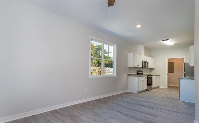 Foto principal - 9105 Beach Dr SW