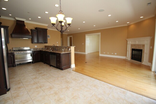 Building Photo - 10765 Clock Tower Dr