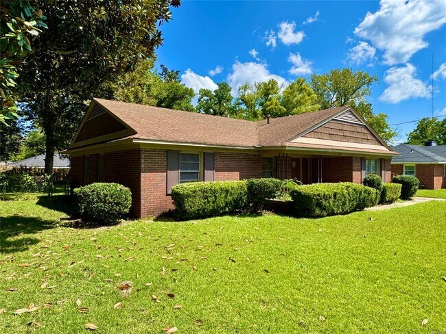 Foto del edificio - 3719 Bridlewood Dr