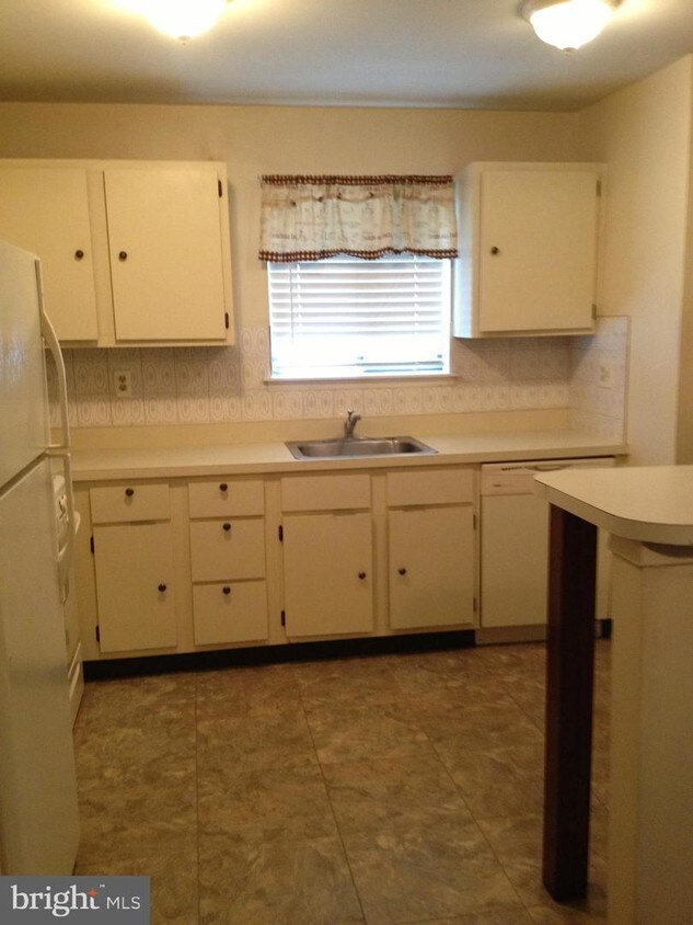 Building Photo - 15129 Beverly Dr