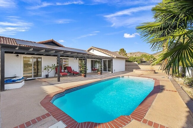 Building Photo - 64635 Vardon Ct
