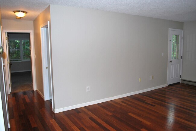 Building Photo - 14 Turnbuckle Ln
