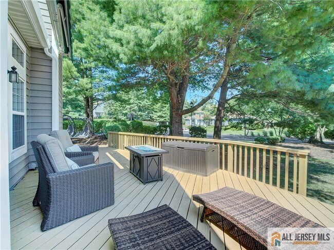 Foto del edificio - 24 Cypress Point Ln