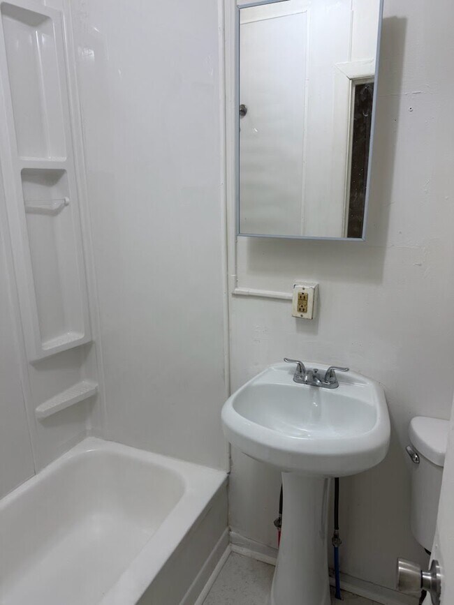 Foto del edificio - 2318 Upland St