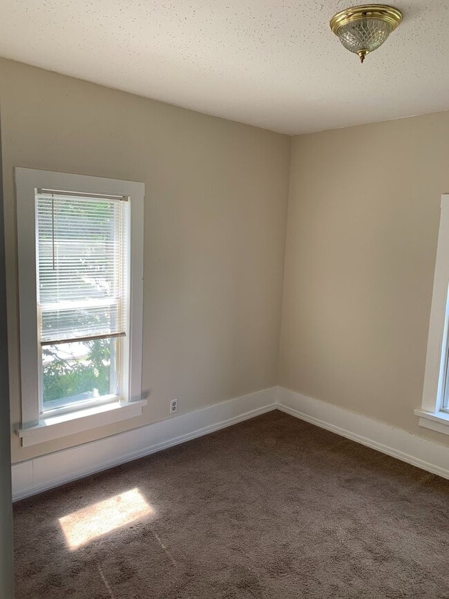 Building Photo - 2809 South Ave