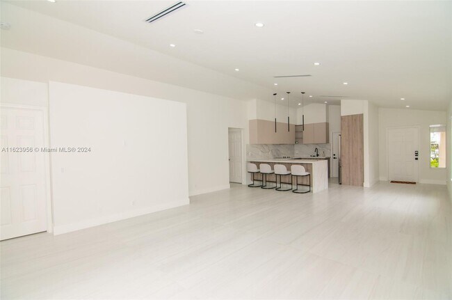Foto del edificio - 4420 Dogwood Cir