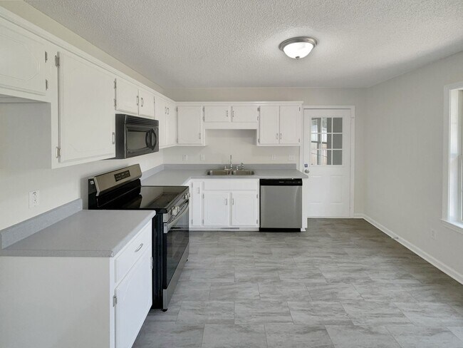 Foto del edificio - Cute 2 Bedroom 2 Bath Home with a 2 Car Garage!
