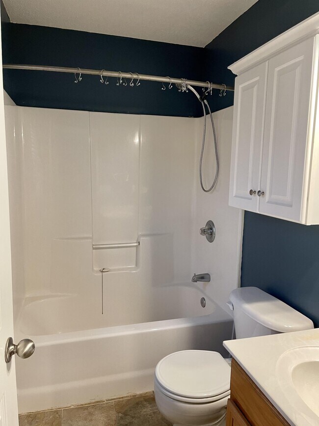 Foto del edificio - 1121 Meadow Creek Ln