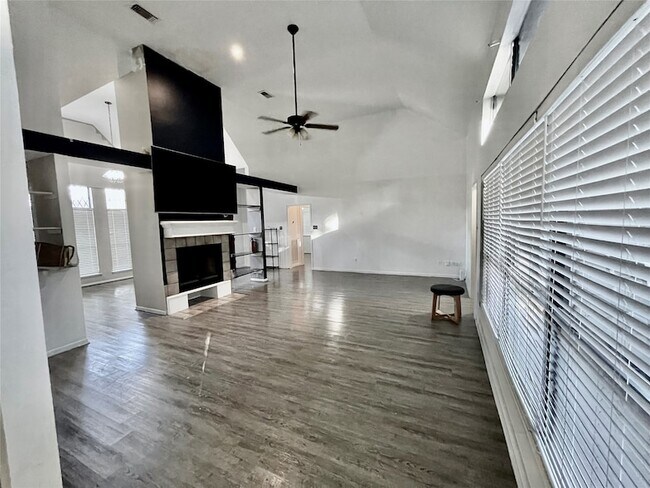Foto del edificio - 8215 Sean Park Ct