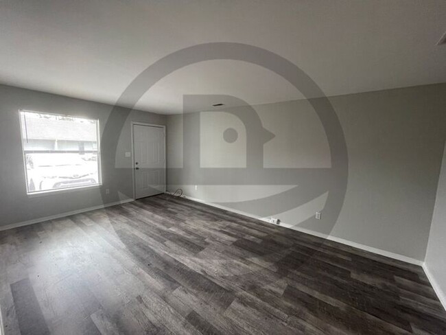 Foto del edificio - 2 Beds & 1 Bath House | Pet-Friendly | No ...