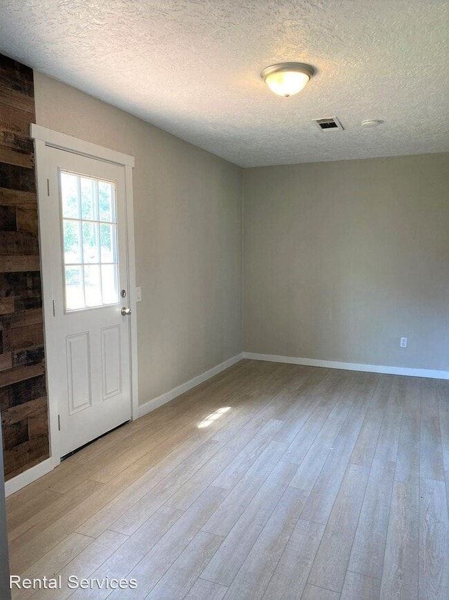 Building Photo - 3 br, 1 bath House - 915 Red Oak St