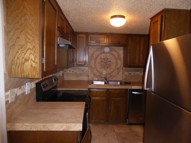 Building Photo - 1910 Place One Ln