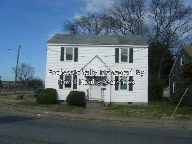 Building Photo - 374 Ridgewell Ave