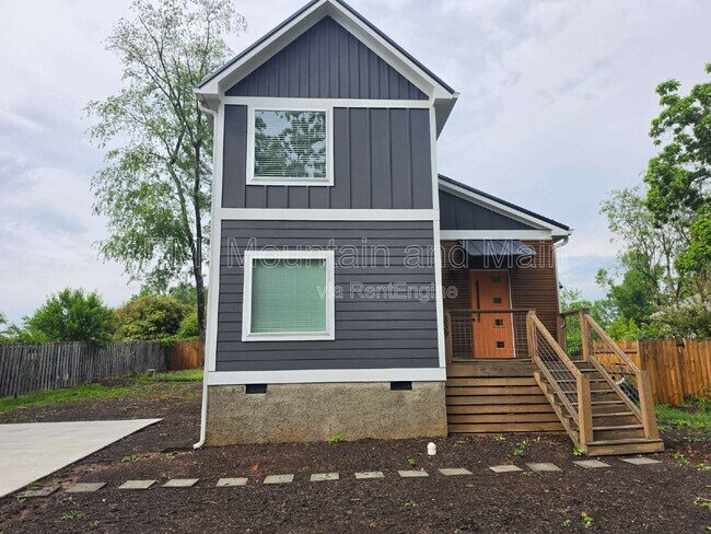 Building Photo - 339 Hazel Mill Rd