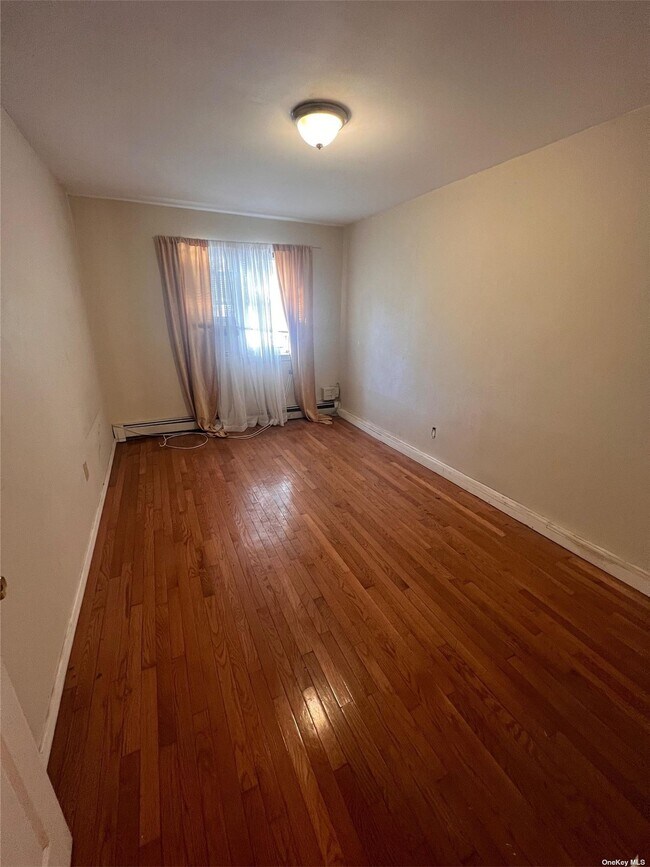 Foto del edificio - 241-10 140th Ave