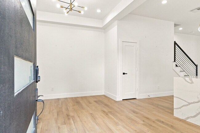 Building Photo - 4217 Hare St