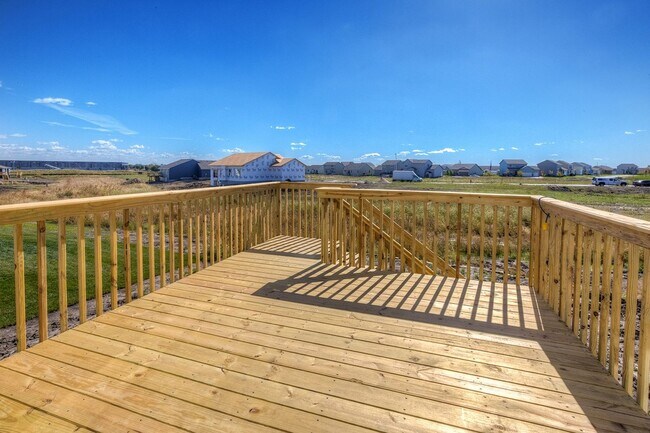 Building Photo - Beautiful 4 Bedroom Home