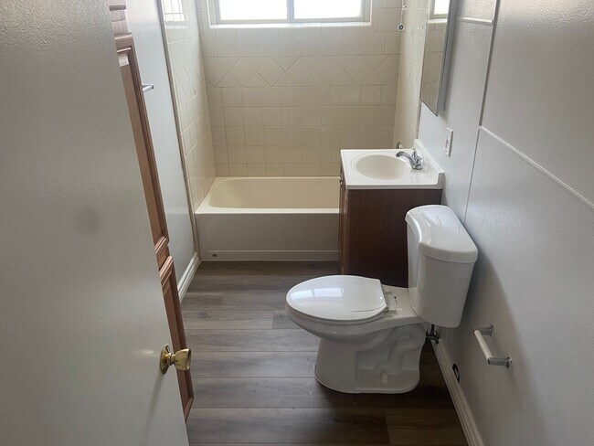 Foto del edificio - Studio apartment with all utilities paid!