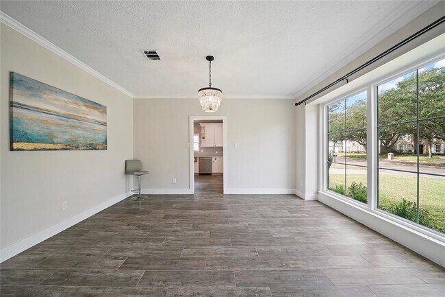 Building Photo - 1007 Crossroads Dr