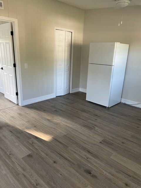 Foto del edificio - 120-120 Stephenson Dr