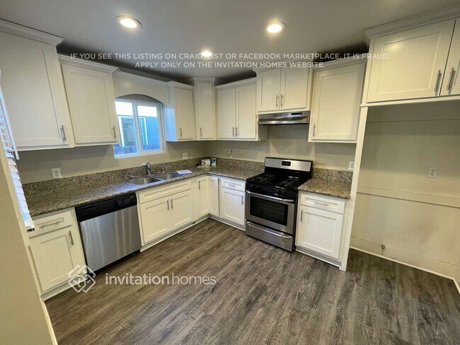 Building Photo - 1240 W 82nd St