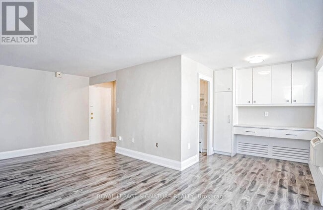 Building Photo - 8-108 Kingsbridge Ct