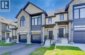 Building Photo - 16 Sandstone St