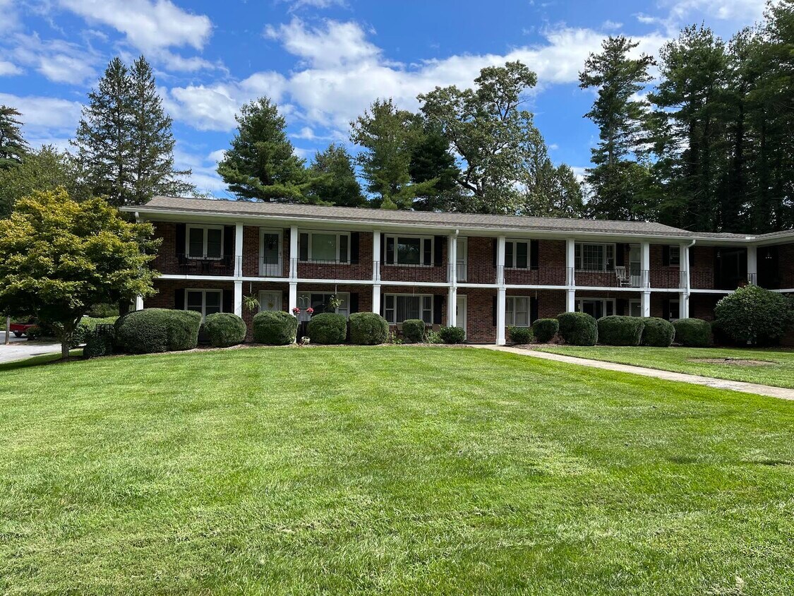 Building Photo - 102 Boyd Drive, Unit A-Flat Rock Ground fl...