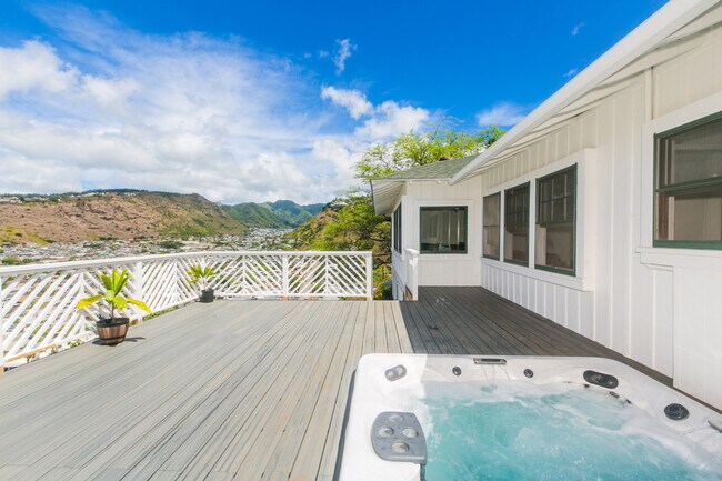 Foto del edificio - 1341 Highview Pl