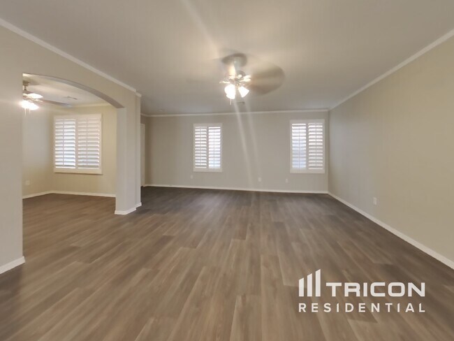 Foto del edificio - 44305 W McClelland Dr