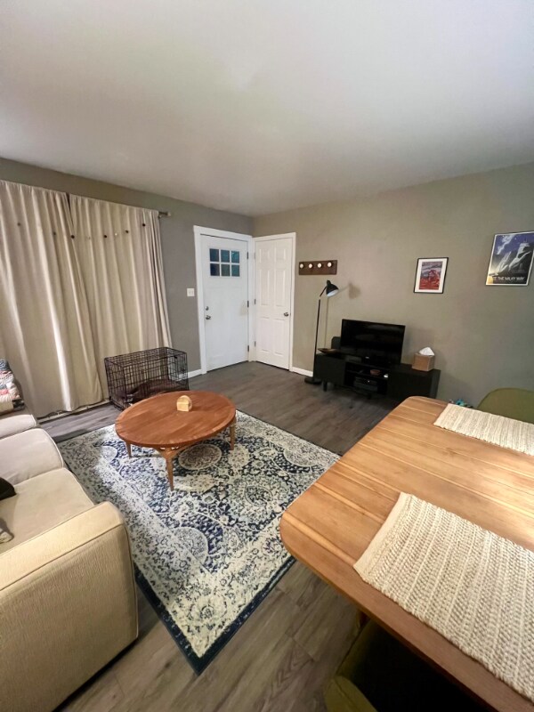 Foto del edificio - 4021 Goodell Ln