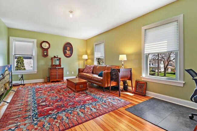 Building Photo - 4026 7th Ave