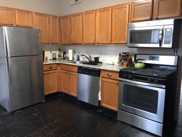 Foto principal - 6815 Ridge Ave
