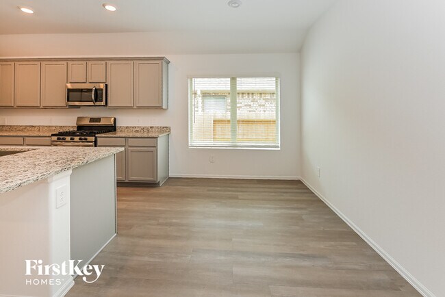 Building Photo - 207 Garnett St