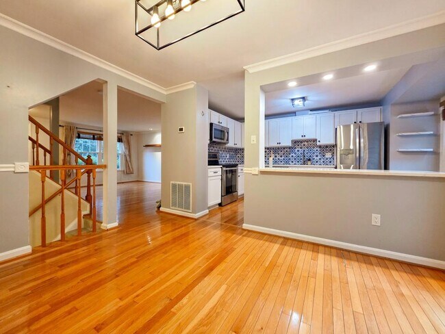 Foto del edificio - 6605 Rockleigh Way