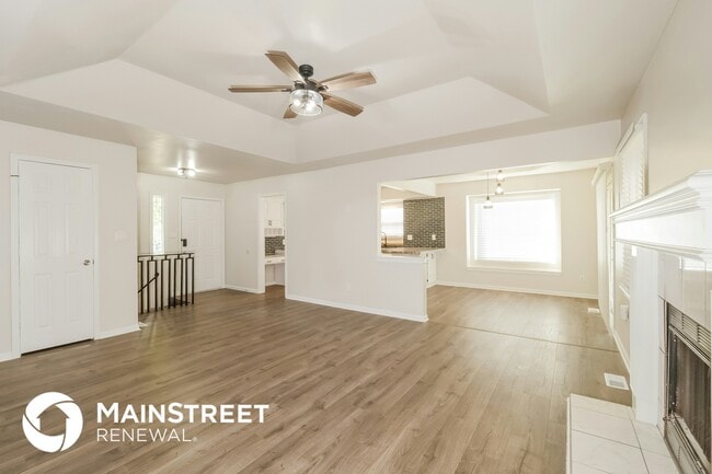 Building Photo - 109 NW Chestnut St