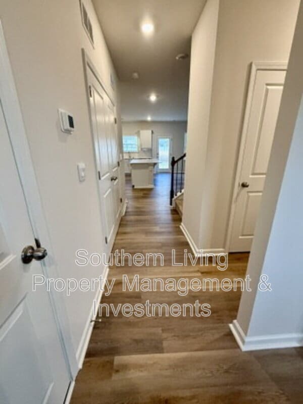 Foto del edificio - 1413 Secrest Cmns Dr