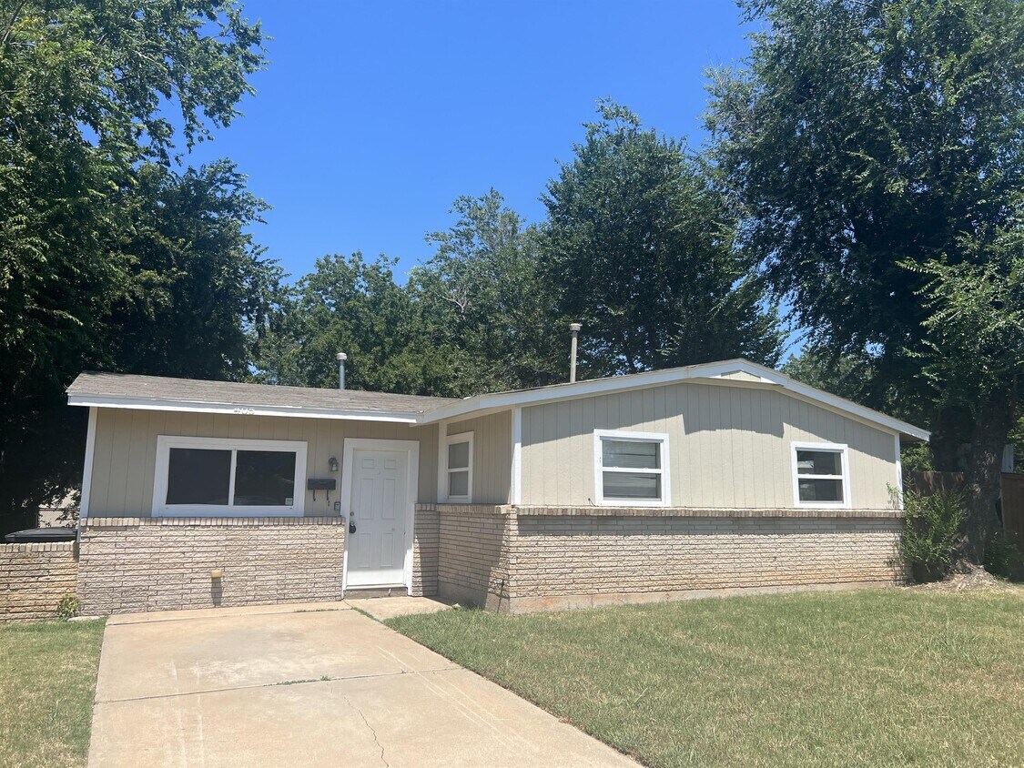 Foto principal - 405 Armstrong St