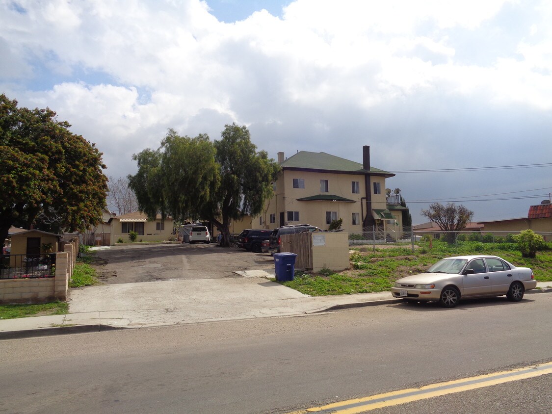 Primary Photo - 619-625 Palm Ave