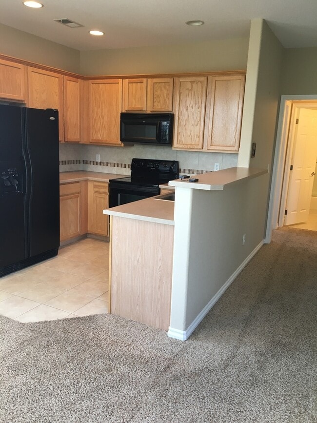 Building Photo - Beautiful + Bright Broadlands Condo for Lease!