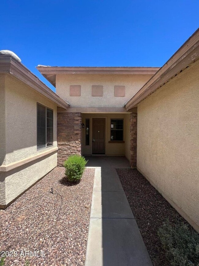 Building Photo - Single Level 4 bedroom, 2 bath home available in Skyline Ranch