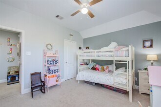 Building Photo - 19 Canterborough Pl