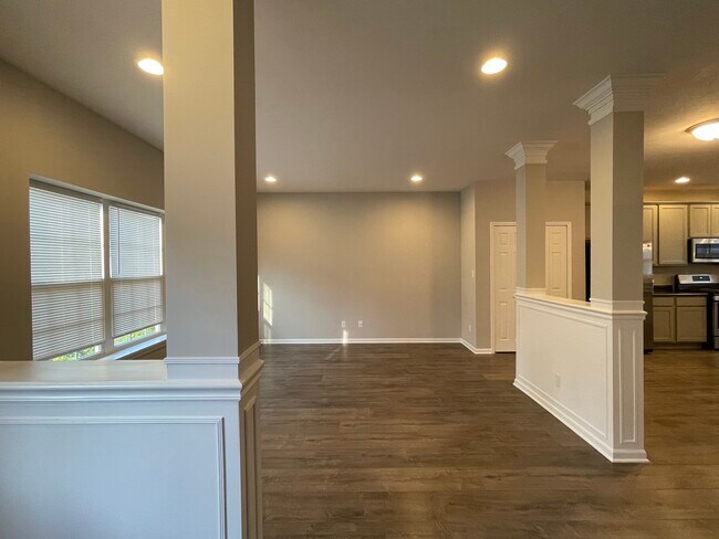 Foto del edificio - 1068 E 115th Ct