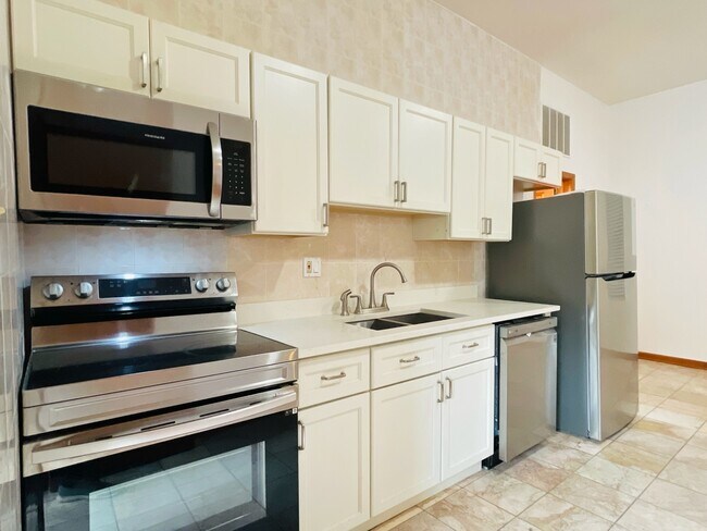 Foto del edificio - 1343 W 18th St