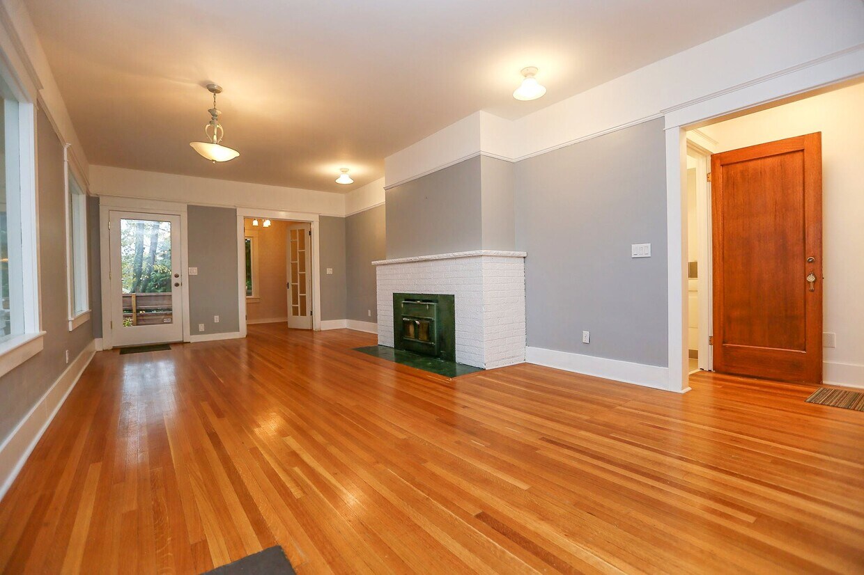 Primary Photo - 17541 Bothell Way NE