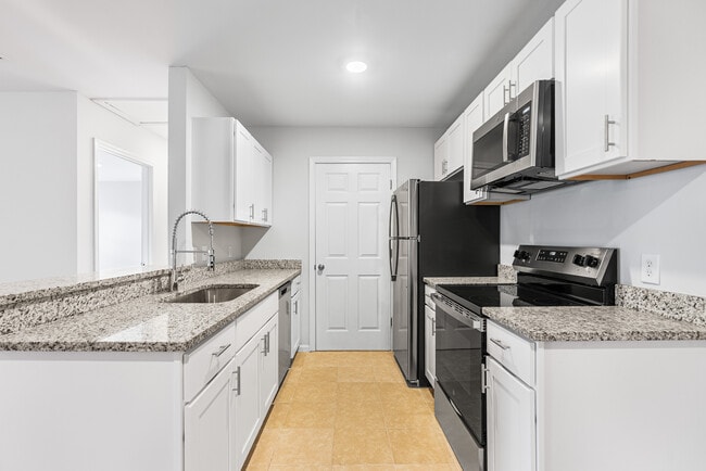 Building Photo - King George Apartments