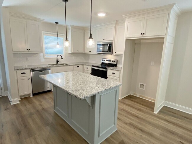 Foto del edificio - Elegant & Spacious 3BD/2BA Home in Hahira ...