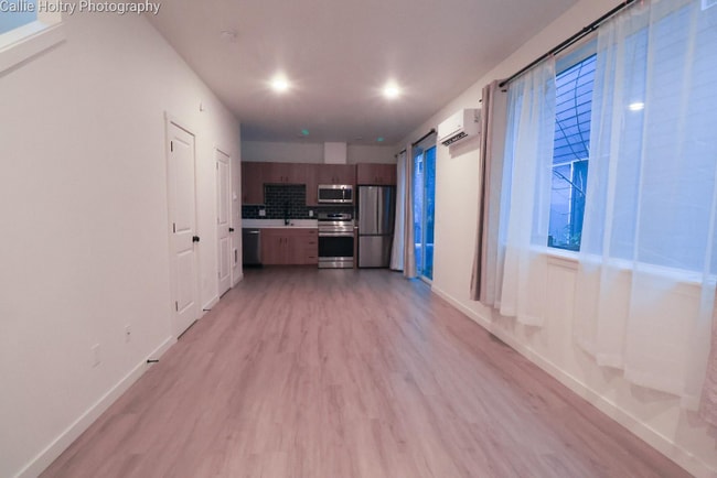 Photo - 12096 SE Pine St Apartment