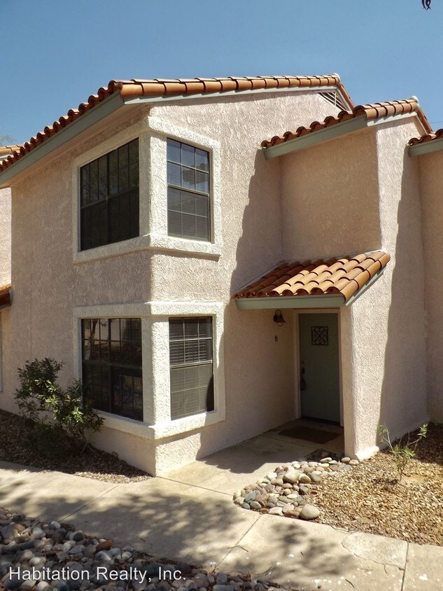 Primary Photo - 3210 E Calle De La Punta