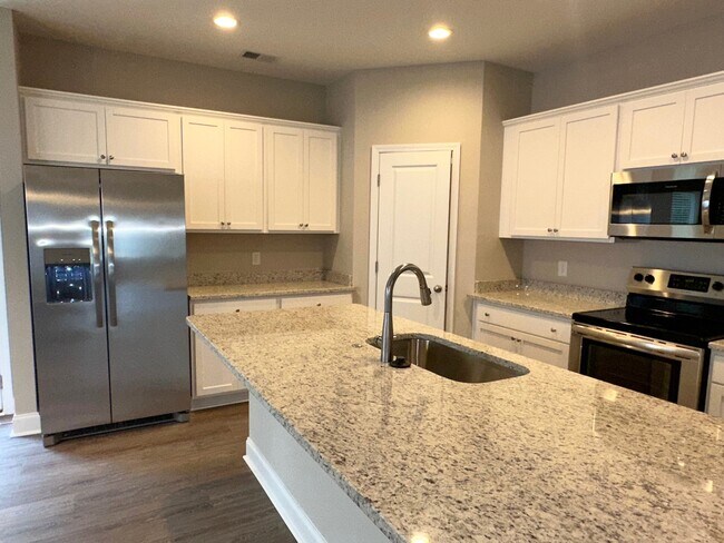 Building Photo - 1419 Bourbon Dr